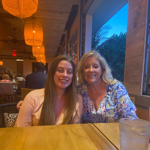 Meet your Posher, Laura - Picture 1 of 1